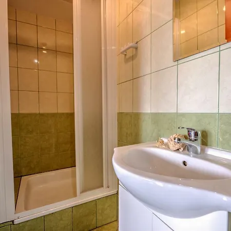 Przy Zalewie * كاميين بومورسكي