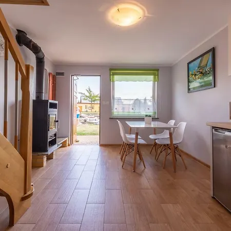 Przy Zalewie بيت خشبي كاميين بومورسكي